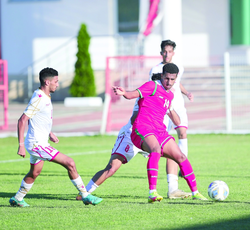 من المواجهة الودية للأحمر الأولمبي ونظيره البحريني