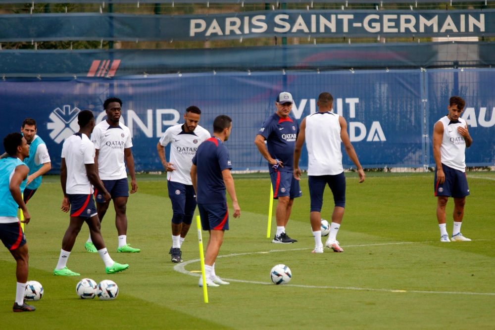 من تدريبات باريس سان جيرمان  ( أ ف ب ) 