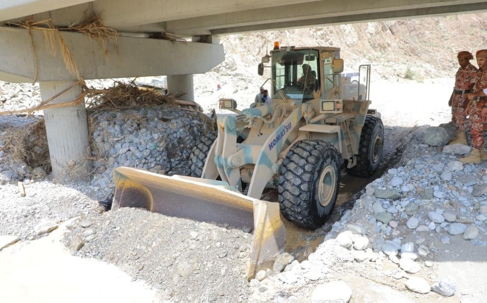 جهود مستمرة لقوات السلطان المسلحة في المناطق المتضررة