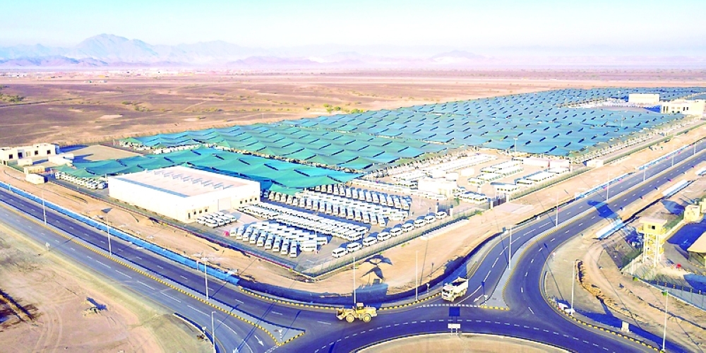 من المنطقة الحرة بصحار