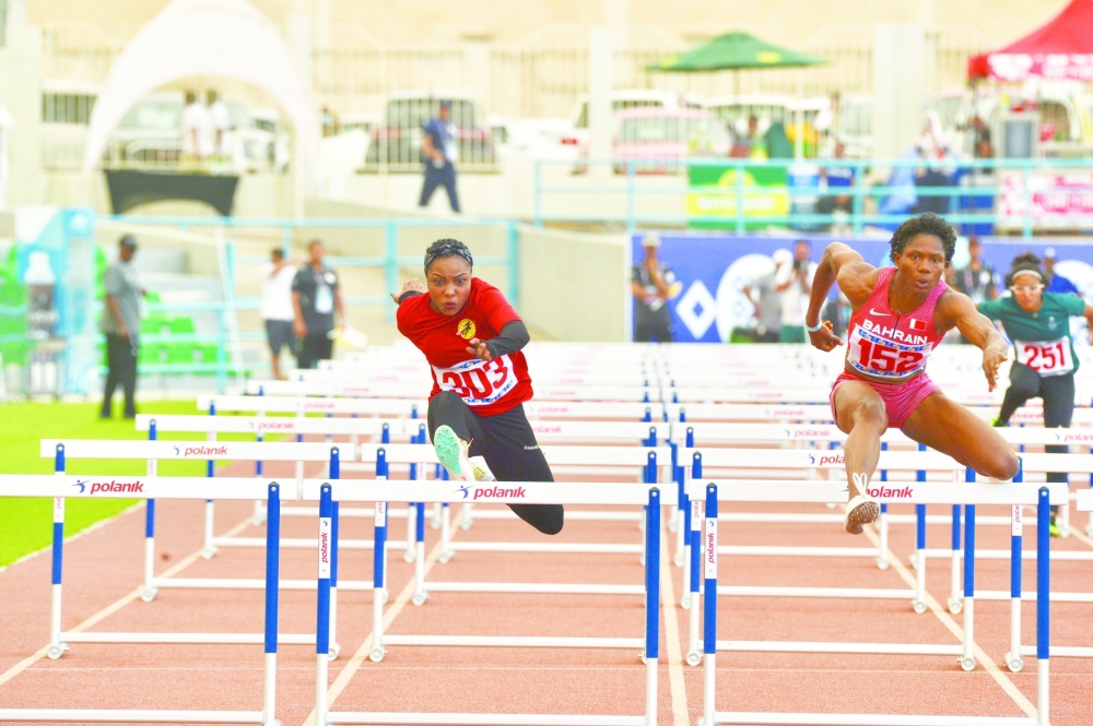 مزون العلوية في سباق 100 متر حواجز