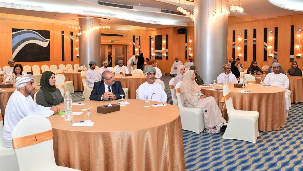 المشاركون في حفل تدشين البرنامج