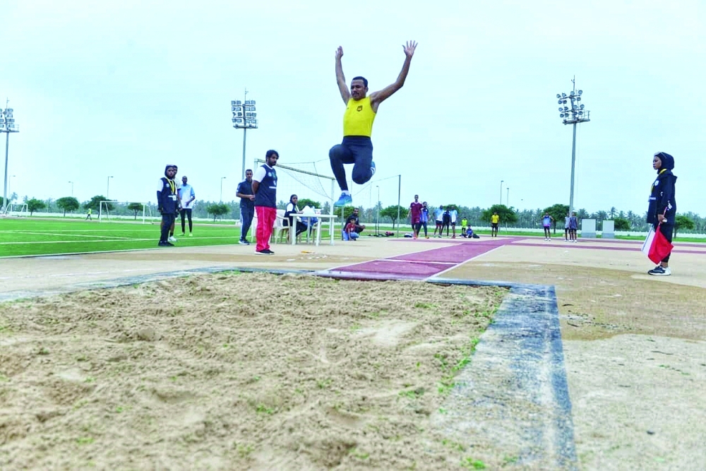 من مسابقة الوثب الطويل