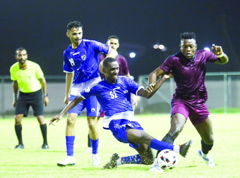 من اللقاء الودي بين صحم و الوحدة 