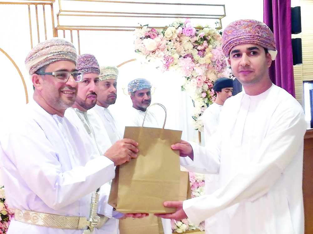 اثناء تكريم الفائزين في المسابقة 