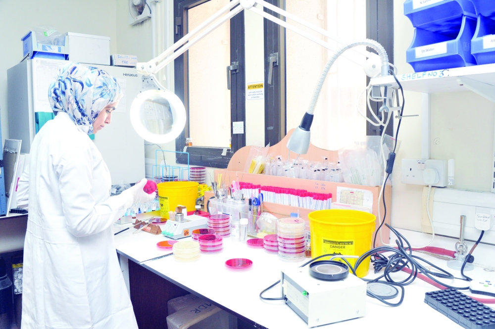 أثبتت المختبرات التشخيصية قدرتها في التعامل مع الفحوصات الطبية بسرعة ودقة عالية