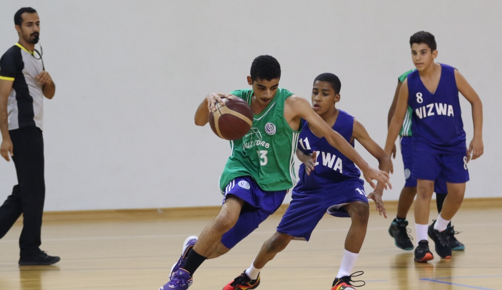 من اللقاء النهائي في مهرجان أشبال السلة