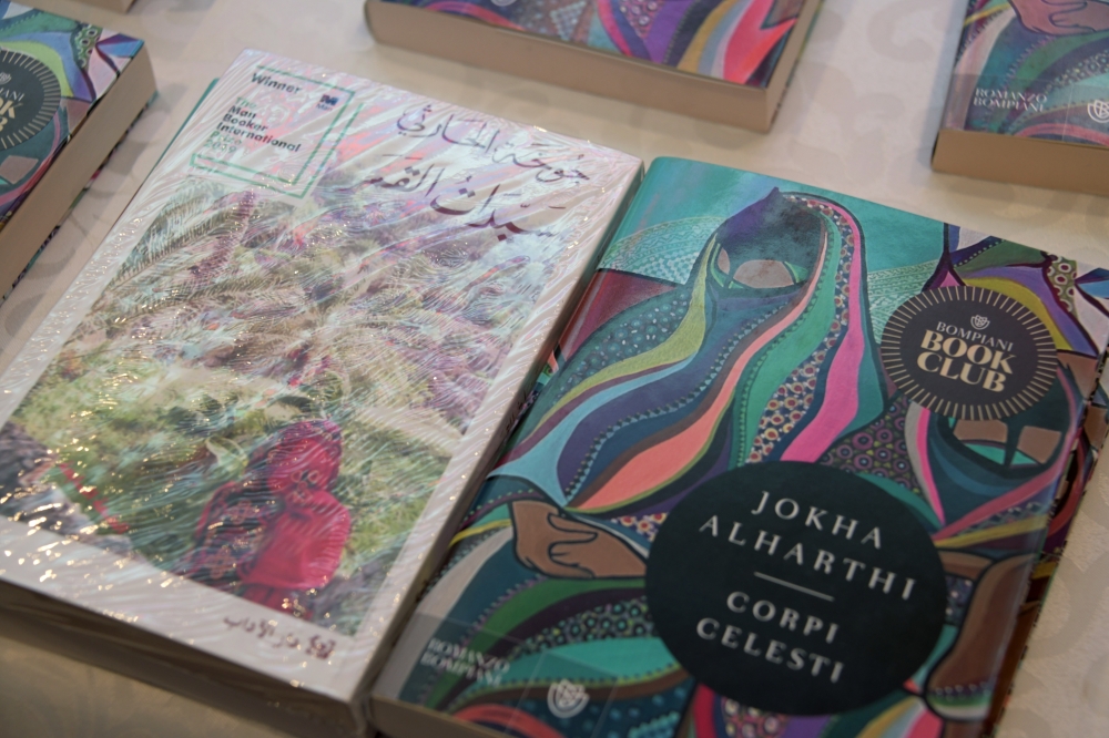 سيدات القمر بالنسختين العربية والإيطالية..        تصوير: خلفان الرزيقي