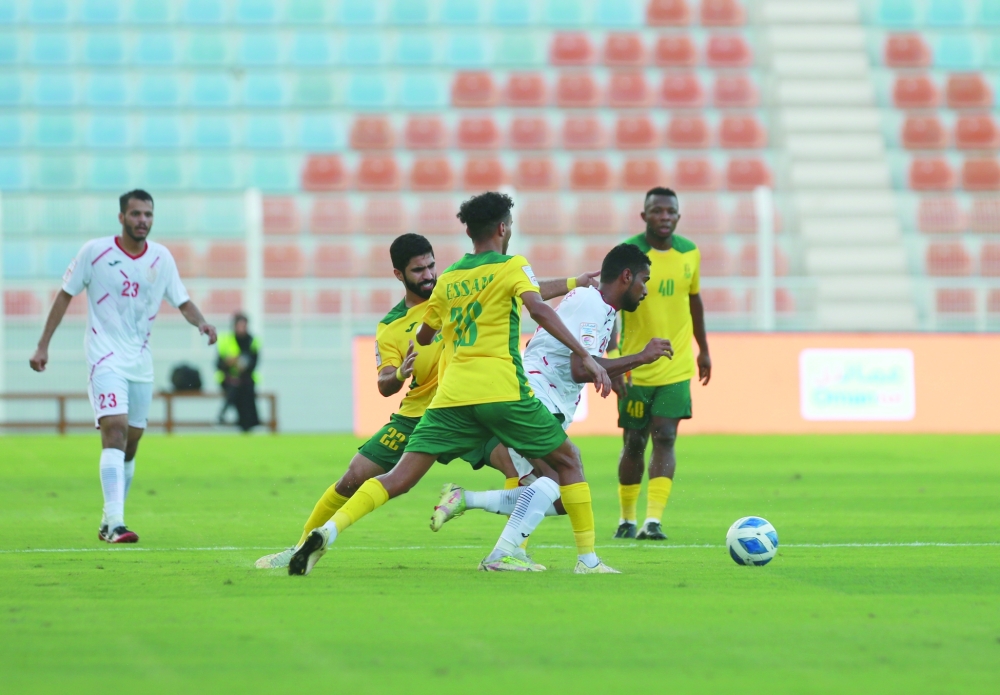 من اللقاء السابق بين السيب والبشائر في دوري عمانتل