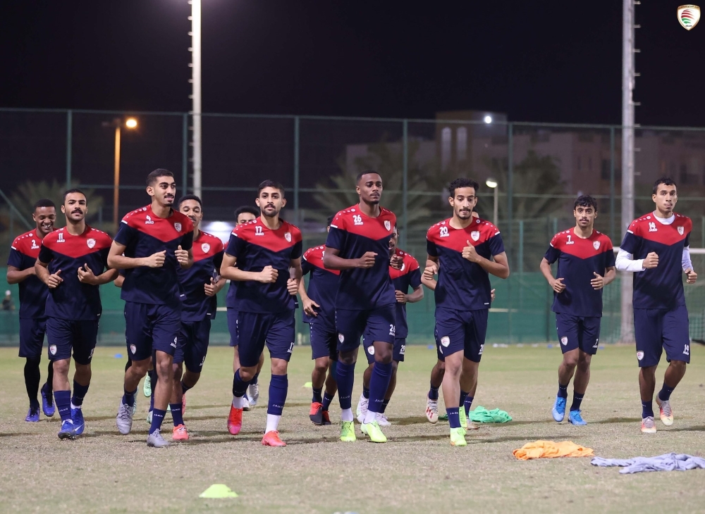 من الحصة التدريبية للمنتخب الأولمبي بالملعب الفرعي بمجمع بوشر