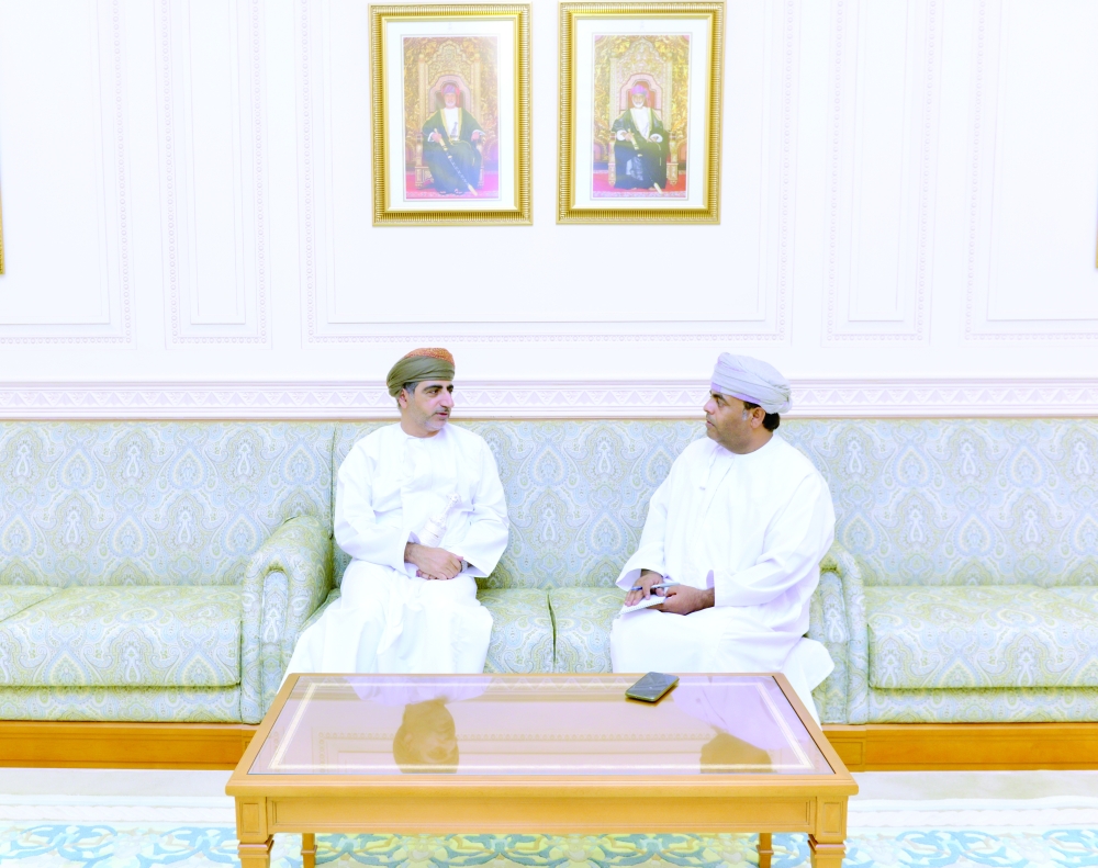  أمين عام مجلس الشورى اثناء حديثه لـ عمان 