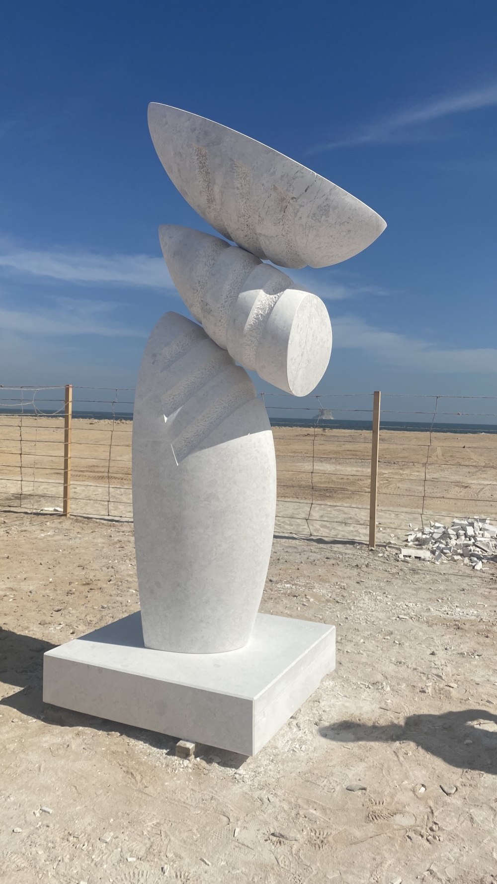 القطعة الفنية للنحات العالمي كلاوس هسنيكر من ألمانيا