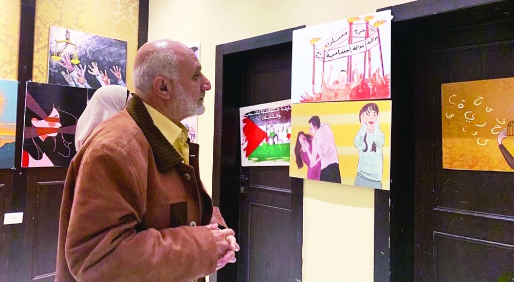 معرض فني يجسد حياة الفلسطينيين (4)