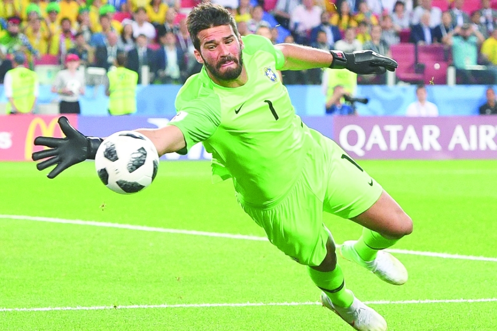 أليسون بيكر