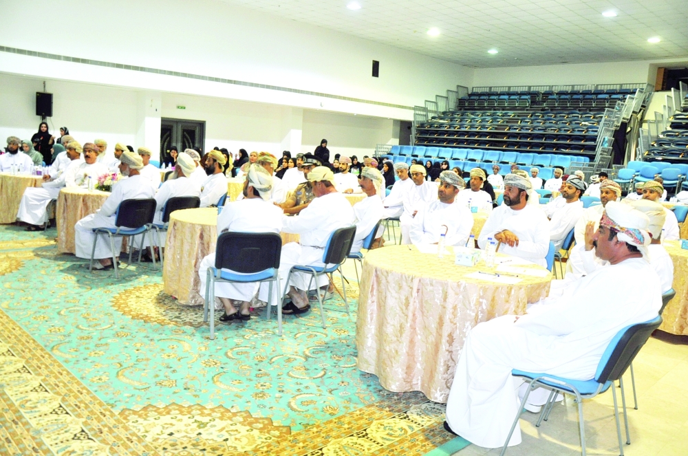 حضور ملتقى الجمعيات والفرق الخيرية بمحافظة الظاهرة الأول 