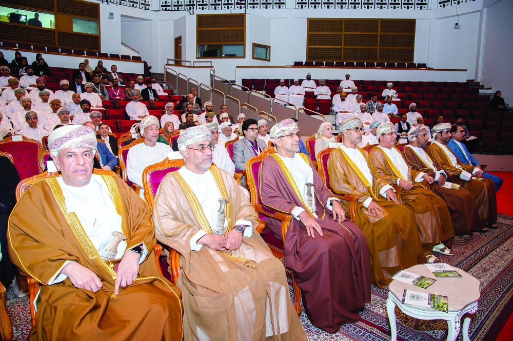 المشاركون أثناء حضورهم المؤتمر الدولي الأول لوقاية النبات في جامعة السلطان قابوس