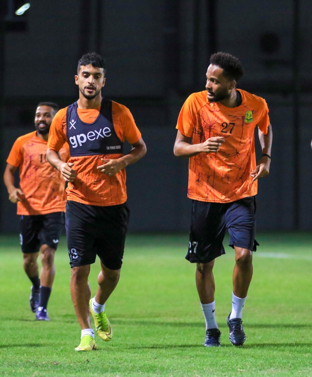 من الحصص التدريبية للفريق الكروي الأول بنادي السيب