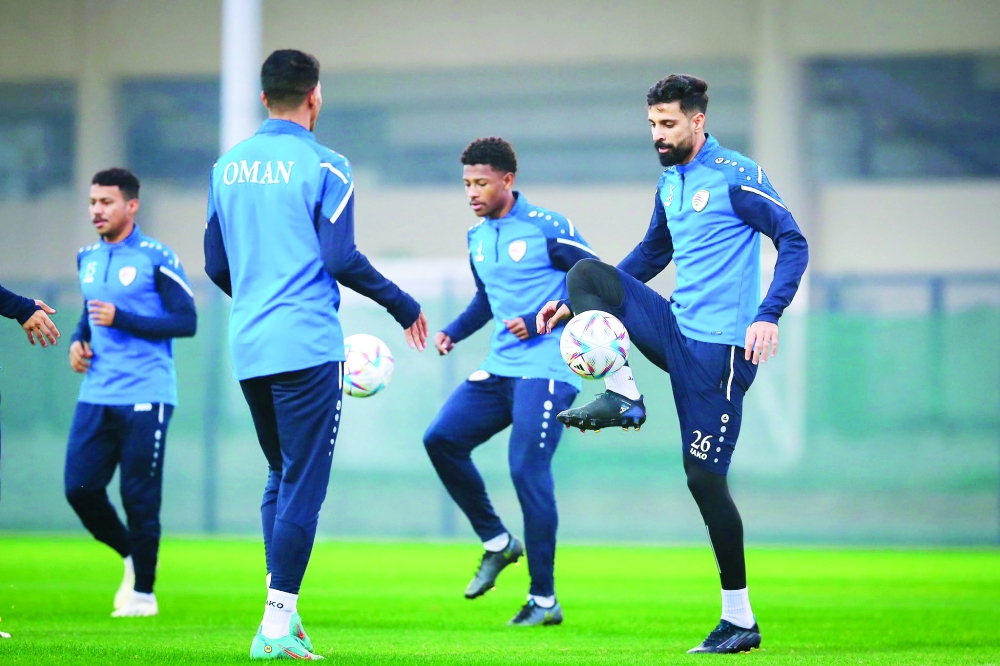 من الحصص التدريبية المسائية للمنتخب الوطني 