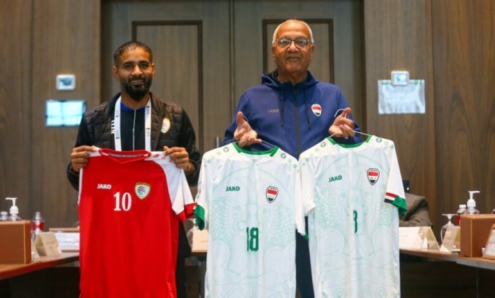 لبسة منتخبنا والعراق في النهائي 