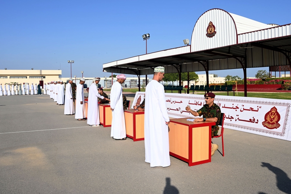 استكمال مراحل التجنيد للمواطنين 