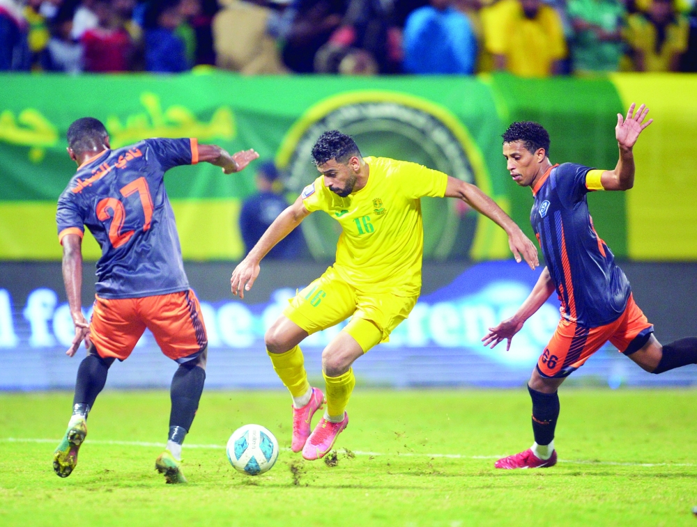 من اللقاء السابق بين فريقي السيب والشباب في مسابقة الكأس