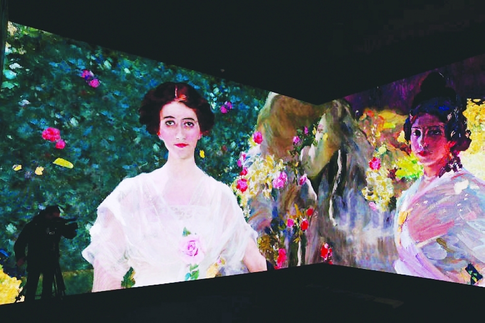 جانب من المعرض قبل افتتاحه