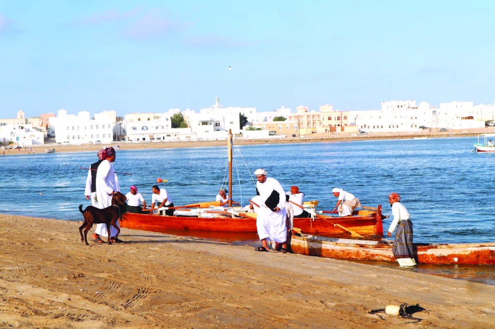 مشهد يجسد التنقل بين قرى الولاية قديما