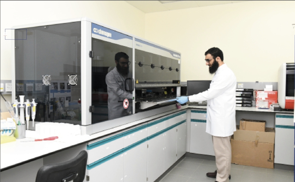 كوادر عمانية مدربة على استخدام أحدث التقنيات