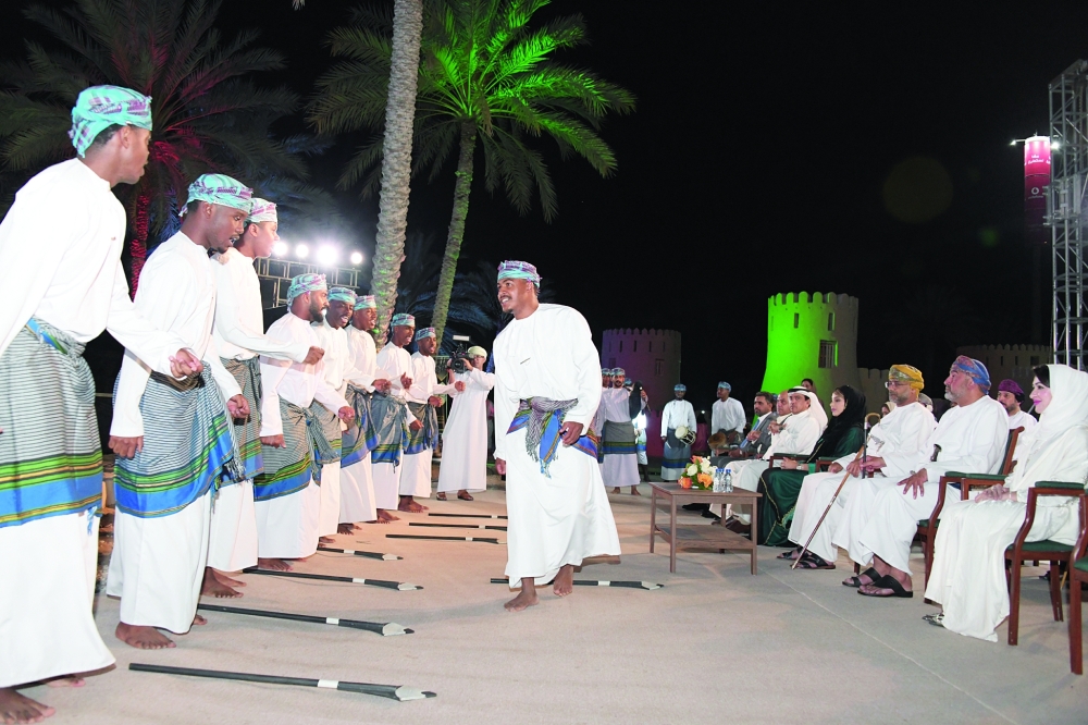 من فعاليات الموسم الثقافي... تصوير: خلفان الرزيقي