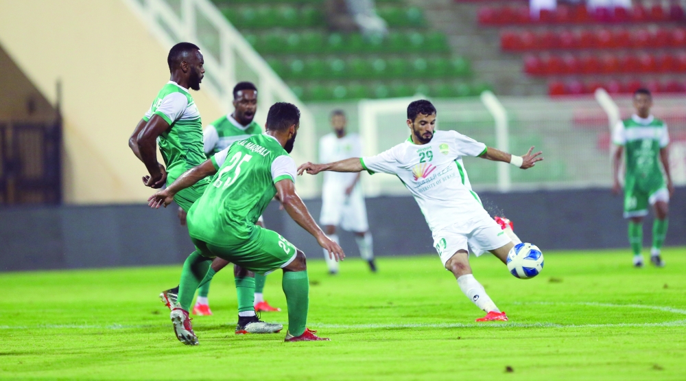 من لقاءات الجولة الماضية في دوري عمانتل