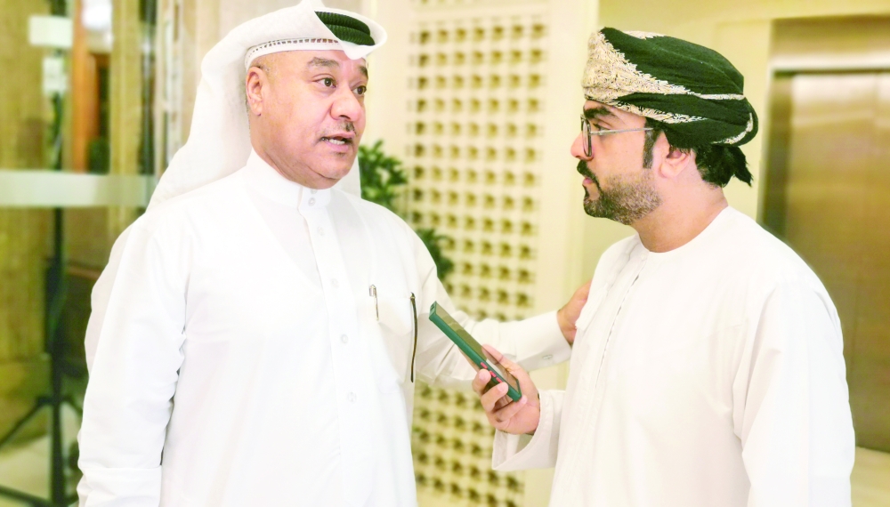 أثناء الحوار مع الفنان يوسف بوهلول 