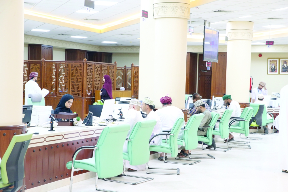 "الإسكان" تسابق الزمن لتقليل الانتظار وإنجاز المعاملات في وقت قياسي 