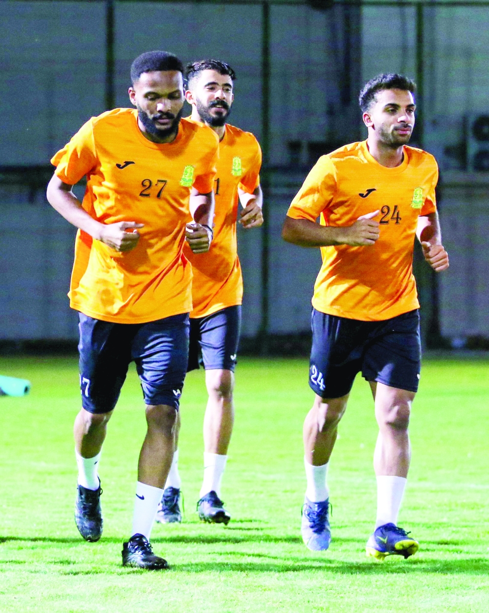 جانب من الحصص التدريبية للفريق الكروي الأول بنادي السيب