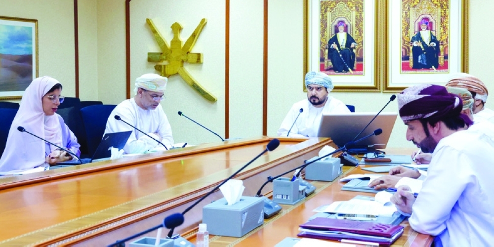 اللقاء يعرف بالتحديات التي تواجه المحافظات والفرص الاستثمارية المتاحة