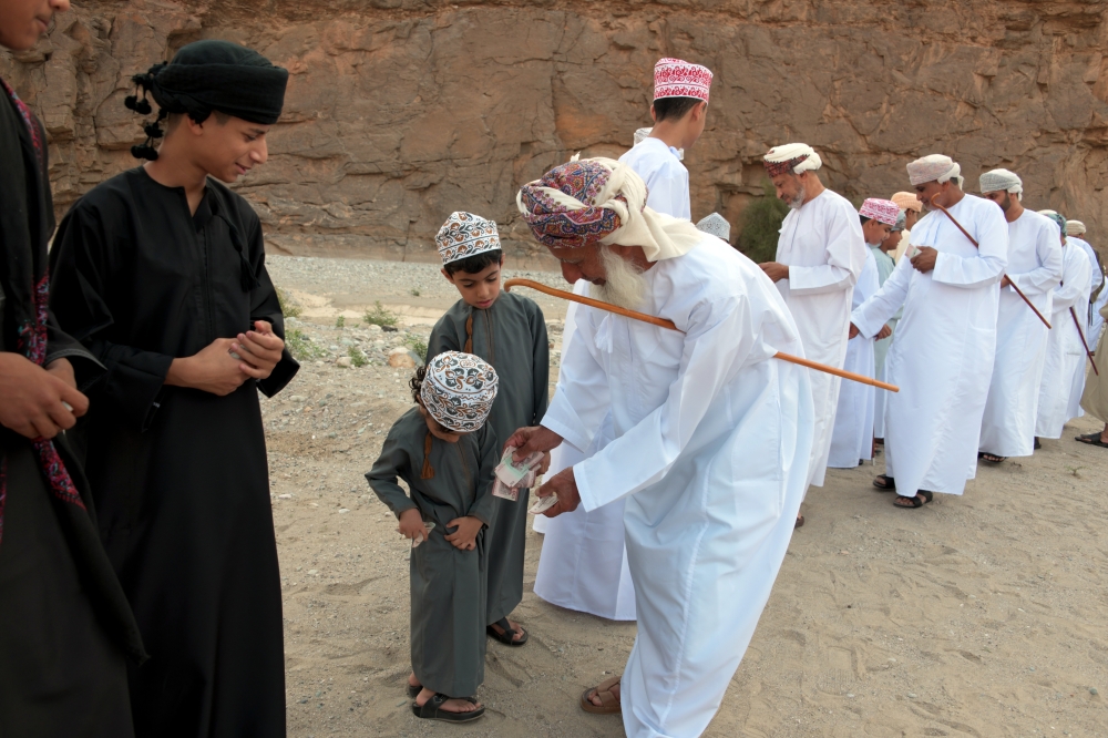 الزكاة والصدقات أثر اقتصادي مهم في معالجة التضخم ورفع القوة الشرائية