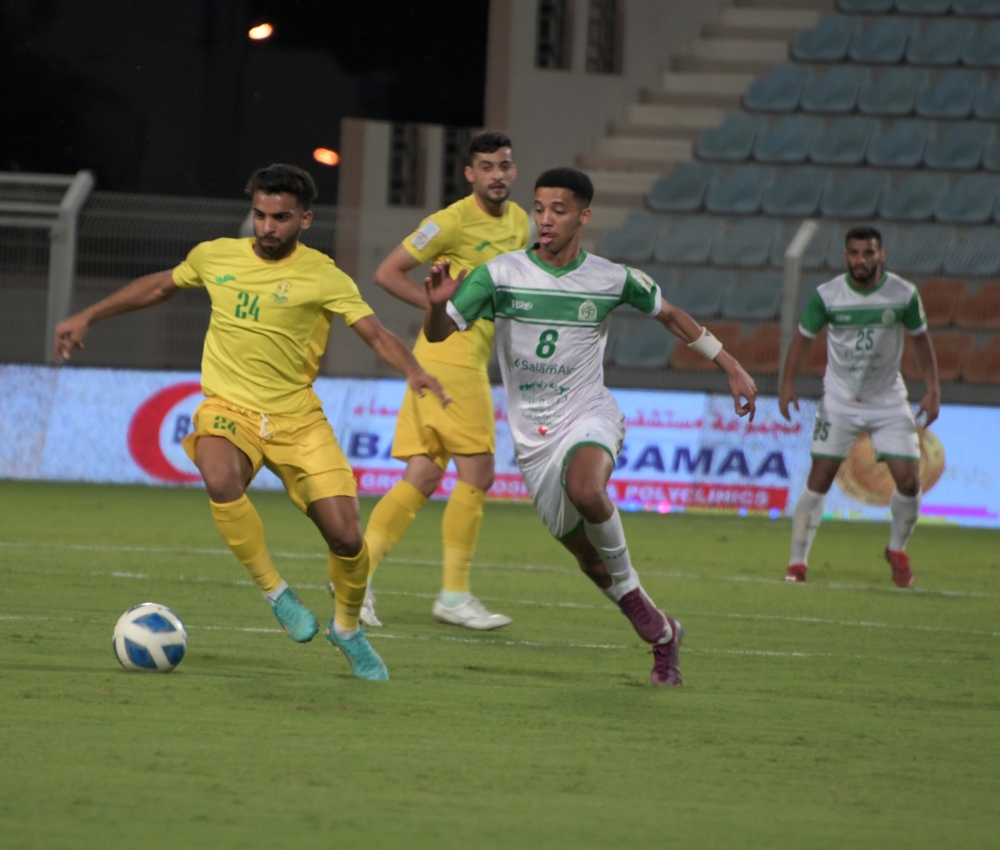 من لقاء الجولة الماضية بين فريقا السيب و صحار