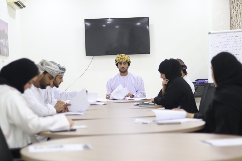 لجنة المؤسسات الصغيرة والمتوسطة بغرفة شمال الباطنة تناقش فعاليات العام الجاري