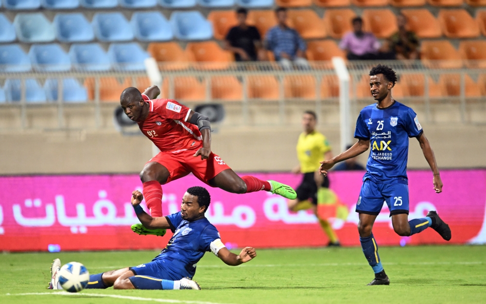 من لقاء  ناديا عمان والنصر في الجولة الماضية بدوري عمانتل