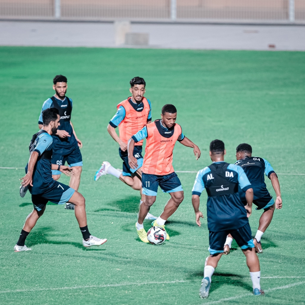 من الحصص التدريبية للفريق الكروي الأول بنادي النهضة