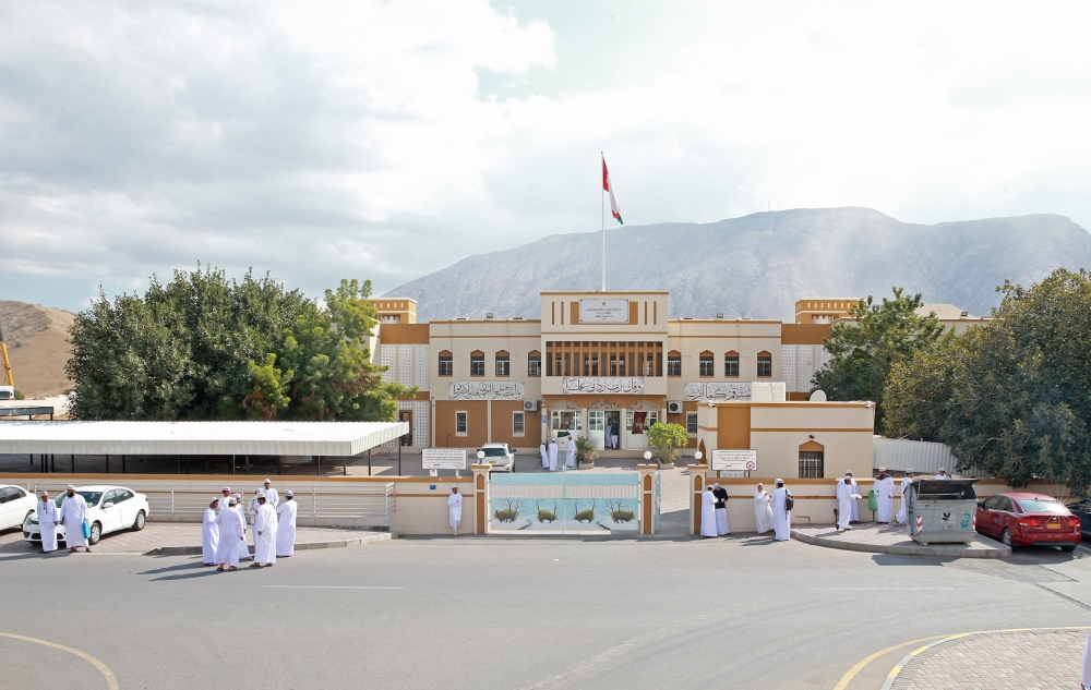 طلاب الدبلوم العام يتطلعون إلى مراعاتهم في التصحيح بعد صعوبة الاختبار