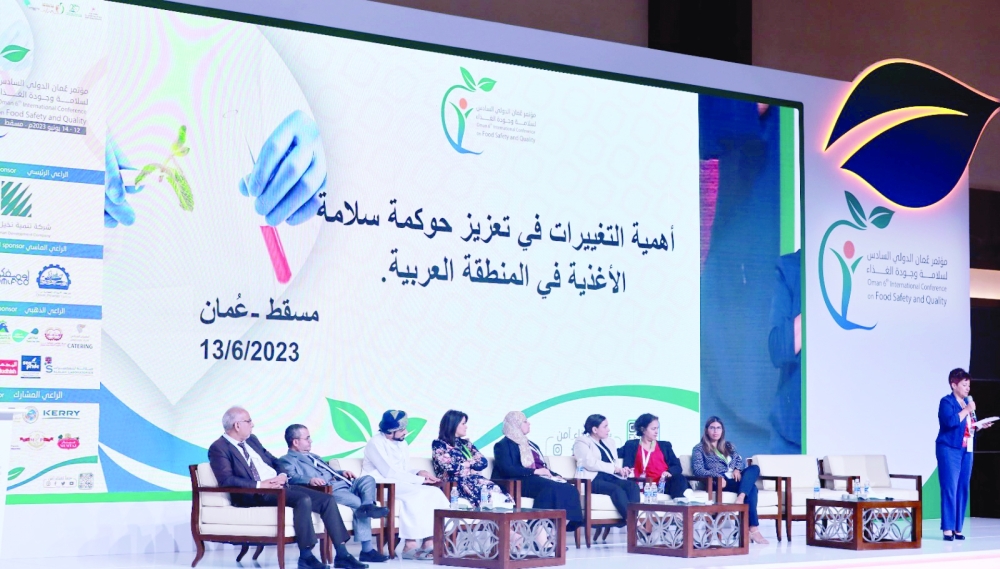 ناقش تحديد المعادن الثقيلة في فواكه وخضروات تم جمعها من السوق المحلي