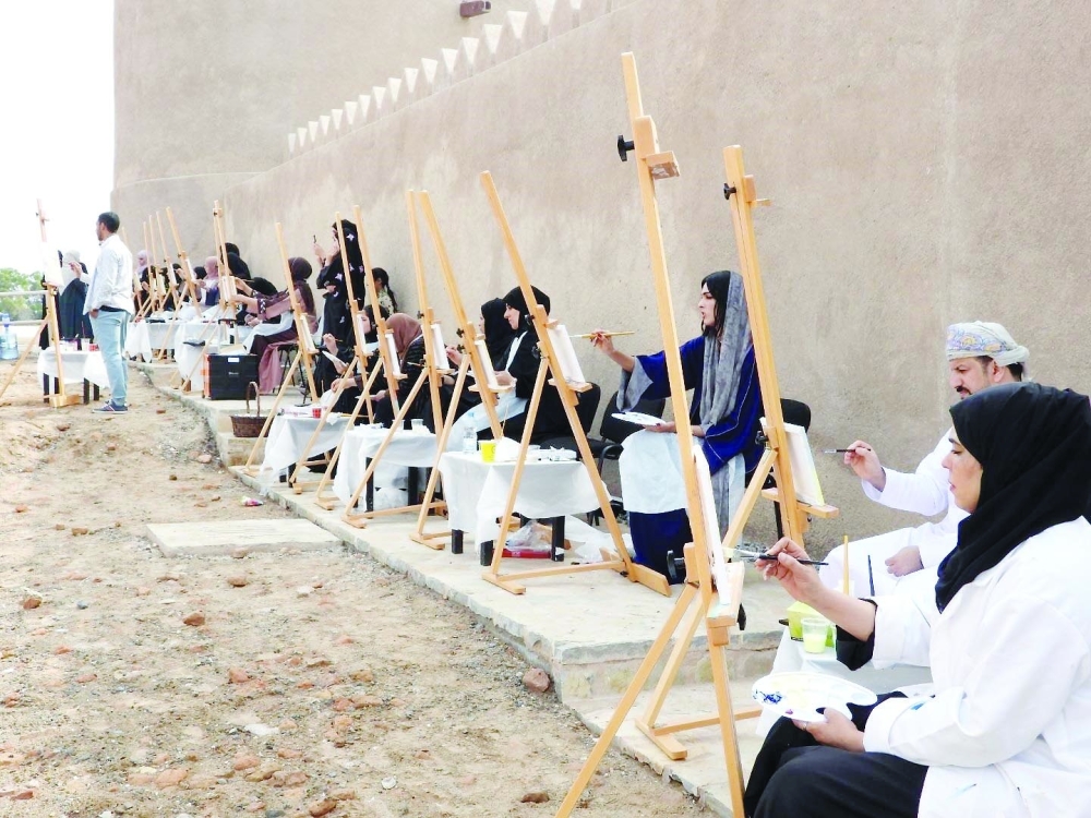 ورشة الرسم الفن التشكيلي ضمن مسابقة الأندية للإبداع الثقافي