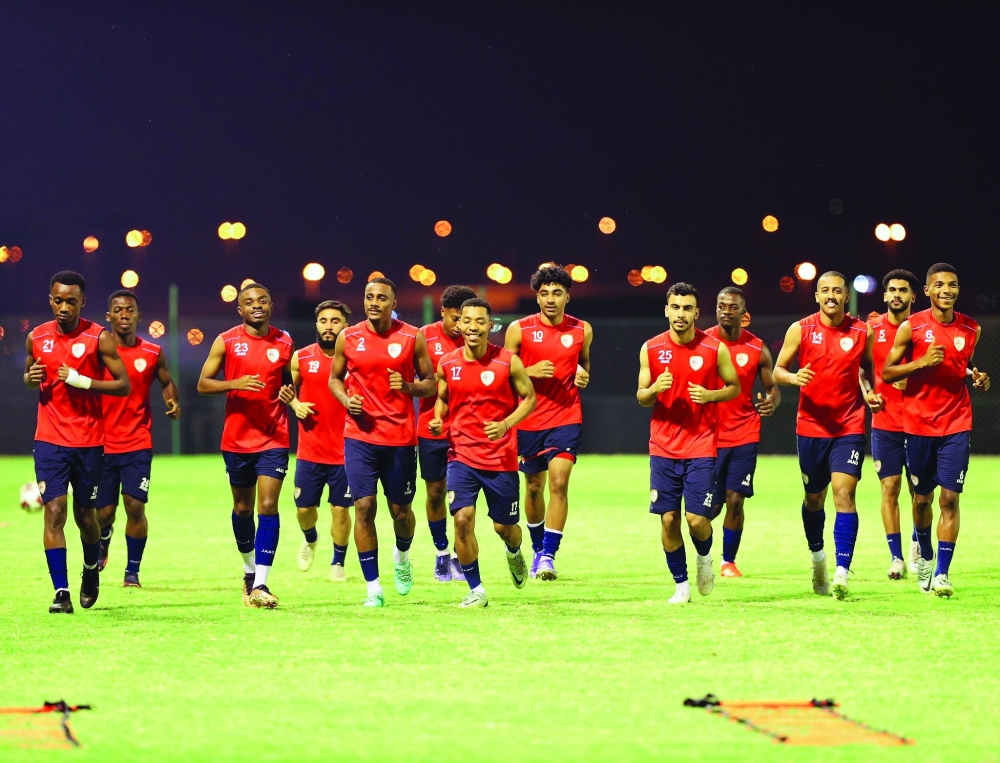 لاعبو الأحمر الأولمبي ينتظمون في تدريبات المعسكر الداخلي