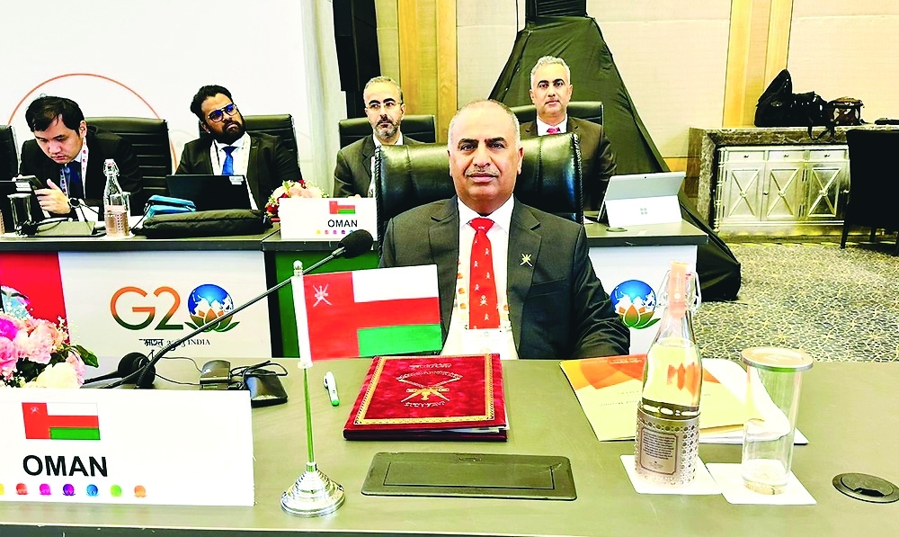 رئيس جهاز الرقابة المالية والإدارية للدولة يترأس وفد سلطنة عمان