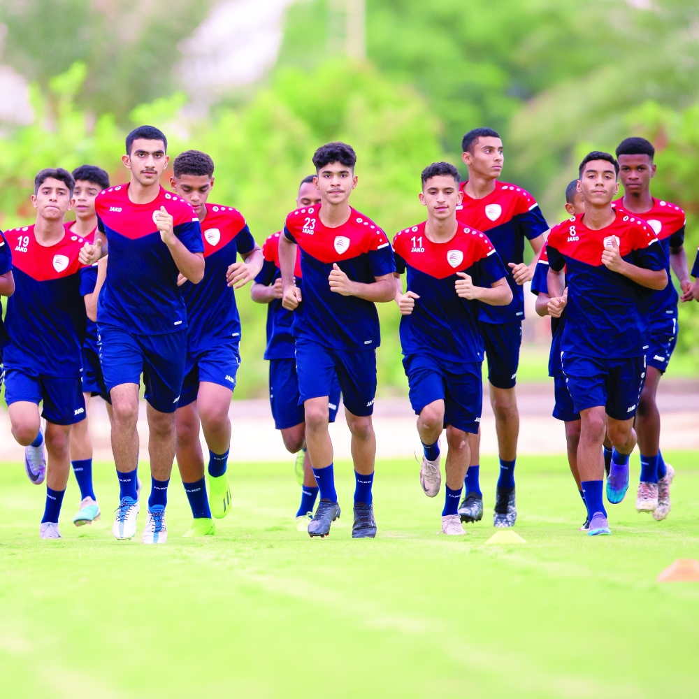 لاعبي منتخب الناشئين في الحصة التدريبية السابقة 