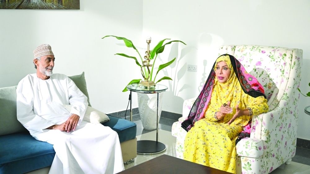 فخرية خميس وصالح زعل في احد المشاهد     ..  تصوير: عبدالواحد الحمداني