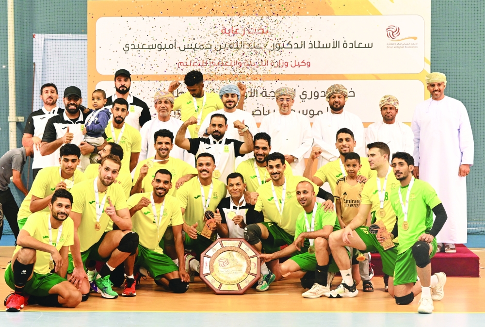 تتويج السيب بلقب دوري الدرجة الأولى للكرة الطائرة "تصوير: عبدالواحد الحمداني"