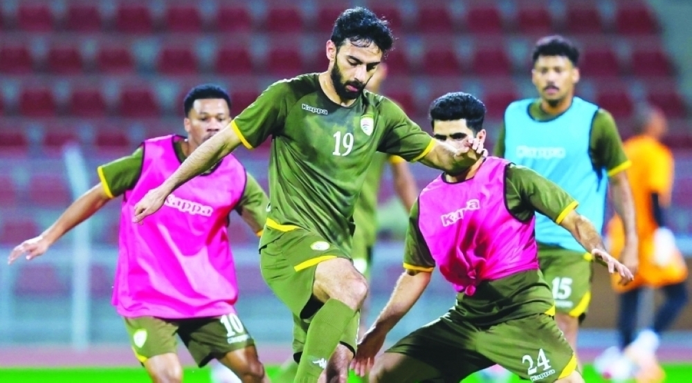 تقسيمة بين لاعبي المنتخب الوطني