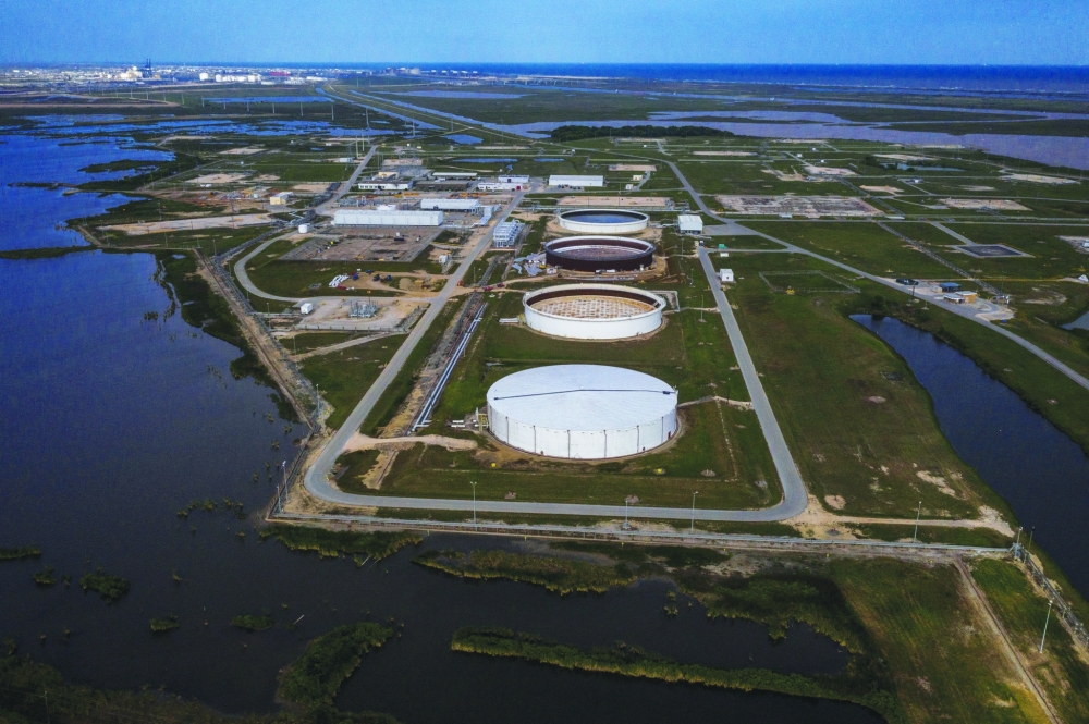 منشأة لتخزين النفط، فوق فريبورت، تكساس، الولايات المتحدة "رويترز"