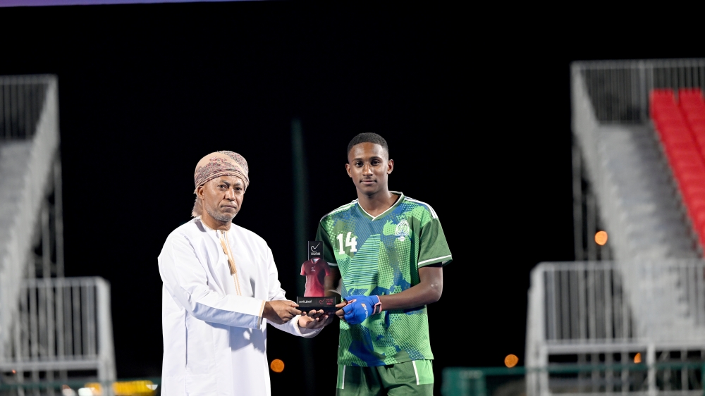 ناصر النوفلي أفضل لاعب في الدوري